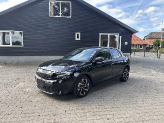 Unfallwagen Opel Corsa GS SPORT 110 PK NAVI CLIMA CAMERA CRUISE LED B.J 2024 2024/2