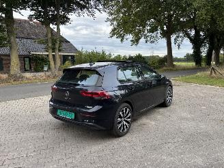 Volkswagen Golf 8 STYLE 1.5 PANO NAVI 130 PK CLIMA PDC LED B.J 05-2023 picture 2