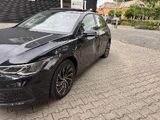 Volkswagen Golf 8 STYLE 1.5 PANO NAVI 130 PK CLIMA PDC LED B.J 05-2023 picture 16