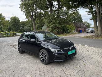 Volkswagen Golf 8 STYLE 1.5 PANO NAVI 130 PK CLIMA PDC LED B.J 05-2023 picture 3