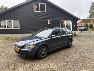 Unfallwagen Volvo V-50 1.8 STATION 125 PK AIRCO CRUISE TREKHAAK B.J 2005 INRUILER 2005/9