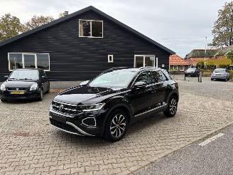 krockskadad bil auto Volkswagen T-Roc 2.0 TDI STYLE AUTOMAAT NAVI CLIMA CAMERA LED BJ 2023 FACELIFT 2023/3