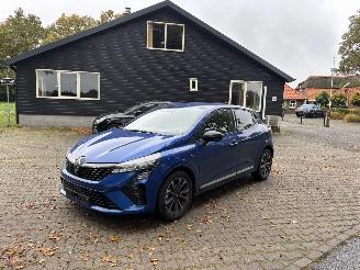 krockskadad bil auto Renault Clio FACELIFT V TECHNO SPORT NAVI CLIMA CAMERA VIRT DASH PDC LED  B.J 2025 2025/5