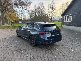 Skoda Octavia AUTOMAAT HYBRIDE NAVI CLIMA VIRT DASH CAMERA TREKHAAK LED B.J 12-2024 picture 2