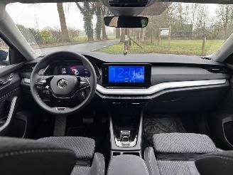Skoda Octavia eTSI AUTOMAAT HYBRIDE NAVI CLIMA VIRT DASH CAMERA TREKHAAK LED B.J 12-2024 picture 10