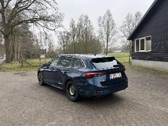Skoda Octavia eTSI AUTOMAAT HYBRIDE NAVI CLIMA VIRT DASH CAMERA TREKHAAK LED B.J 12-2024 picture 4