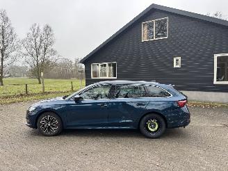 Skoda Octavia eTSI AUTOMAAT HYBRIDE NAVI CLIMA VIRT DASH CAMERA TREKHAAK LED B.J 12-2024 picture 8
