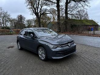 skadebil auto Volkswagen Golf 8.5 ETSI 1.5 HYBRIDE AUTOMAAT NAVI CLIMA CAMERA LED VIRT DASH TREKHAAK B.J 12-2024 FACELIFT 2024/12