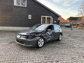 Coche accidentado Volkswagen Golf FACELIFT 8.5 ETSI 1.5 HYBRIDE AUTOMAAT NAVI CLIMA CAMERA LED VIRT DASH TREKHAAK B.J 12-2024 2024/12