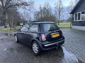 Mini One PANORAMADAK 1.6 AIRCO B.J 2003. APK Maart 2027 picture 3
