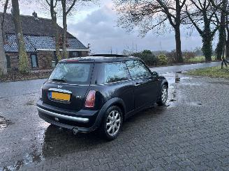 Mini One PANORAMADAK 1.6 AIRCO B.J 2003. APK Maart 2027 picture 2