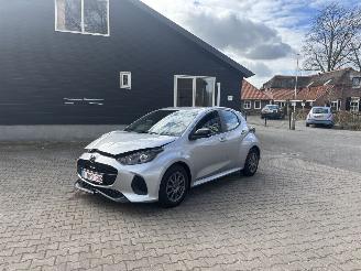 Damaged car Mazda 2 HYBRIDE AUTOMAAT CLIMA CAMERA CARPLAY PDC STOELVERW B.J 07-2024 2024/7