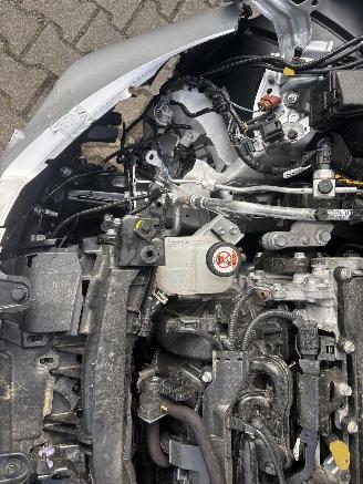 Mazda 2 HYBRIDE AUTOMAAT CLIMA CAMERA CARPLAY PDC STOELVERW B.J 07-2024 picture 14