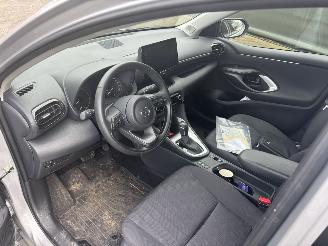 Mazda 2 AUTOMAAT HYBRIDE CLIMA CAMERA B.J 2024. 17 dkm picture 8