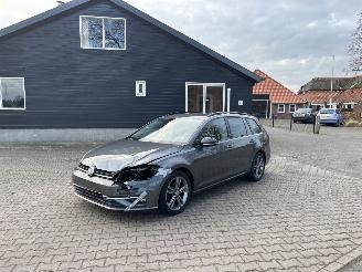 Schadeauto Volkswagen Golf VARIANT UNITED TSI 110 PK NAVI CLIMA CAMERA PDC PARK ASS B.J 2020 2020/1