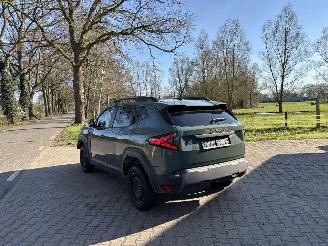 Dacia Duster AUTOMAAT 1.6 HYBRIDE NAVI CLIMA CAMERA PDC LED B.J 12-2024 picture 3