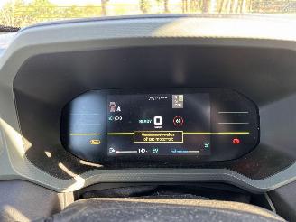 Dacia Duster AUTOMAAT 1.6 HYBRIDE NAVI CLIMA CAMERA PDC LED B.J 12-2024 picture 10