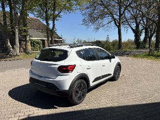 Dacia Sandero STEPWAY TCE 90 EDITION AIRCO CAMERA APP B.J 2025. PLAATSCHADE picture 4