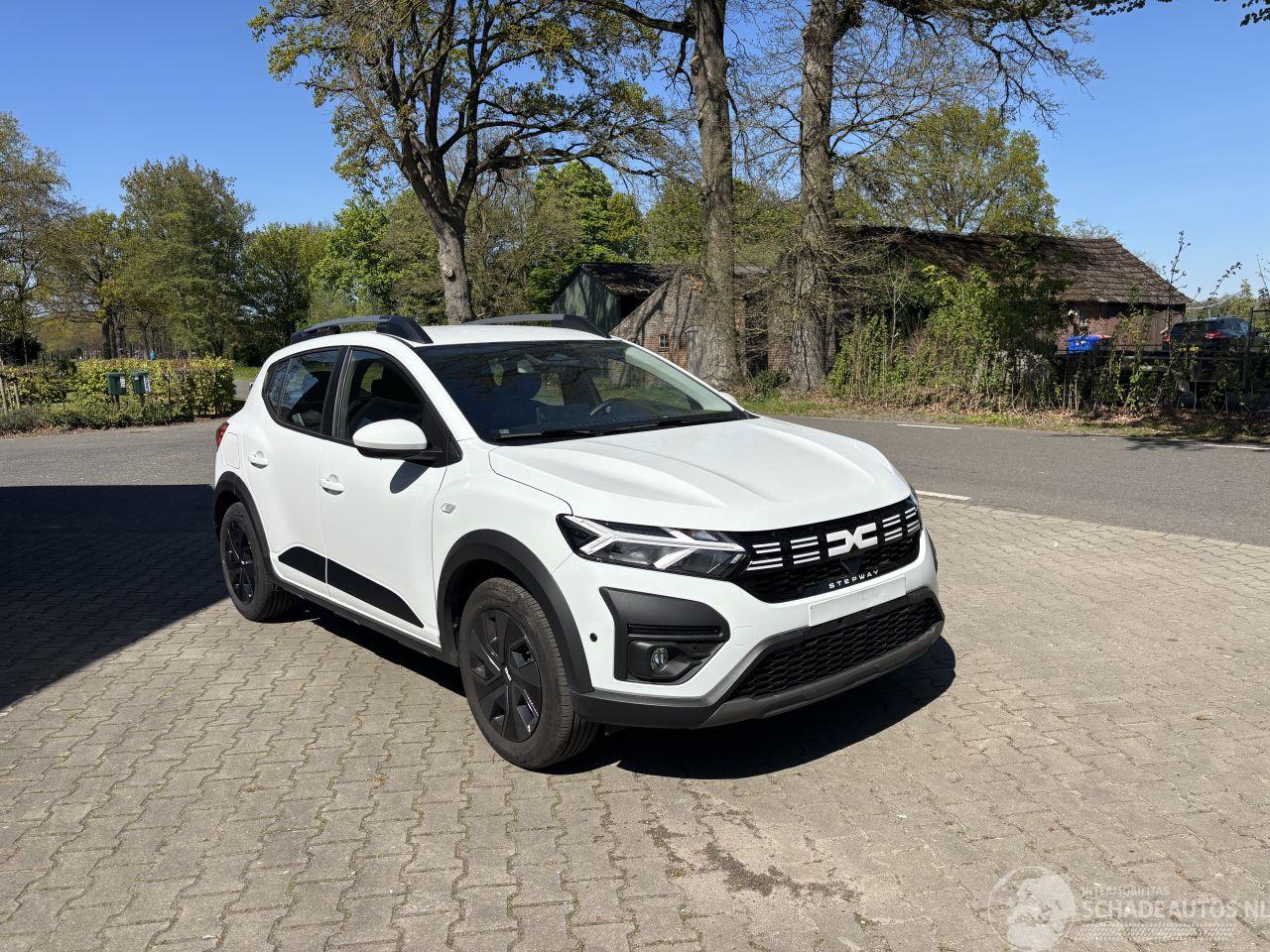 Dacia Sandero STEPWAY TCE 90 EDITION AIRCO CAMERA APP B.J 2025. PLAATSCHADE