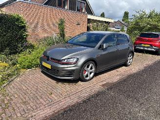 skadebil auto Volkswagen Golf GTI AUTOMAAT 230 PK Performance Navi Clima (geen schade) 2016/5