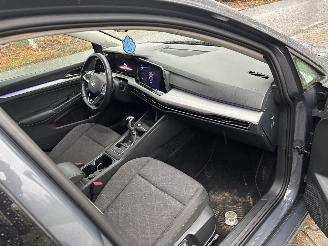 Volkswagen Golf 8 TSI 110 PK NAVI CLIMA CAMERA LED PDC PRIVACY GLASS B.J 04-2023 picture 8