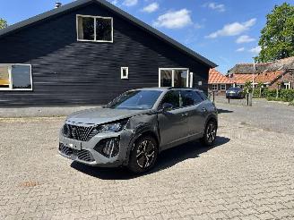 Unfallwagen Peugeot 2008 1.2 AUTOMAAT 130 PK NAVI CLIMA CAMERA LED B.J 2024 2024/1