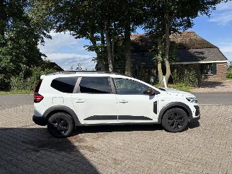 Dacia Jogger EXTREEM 110 PK NAVI CLIMA CAMERA 5 P B.J 06-2024 picture 3