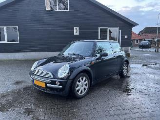 skadebil auto Mini One 1.6 Pano Airco Elec pakket Lmv B.J 2003 2 eigenaar geen schade 2003/4