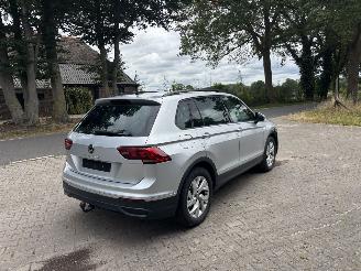 Volkswagen Tiguan 1.5 AUTOMAAT 150 PK NAVI CLIMA CAMERA VIR Dashboard LED TREKHAAK B.J 2024 picture 2