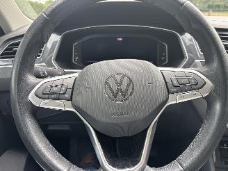 Volkswagen Tiguan 1.5 AUTOMAAT 150 PK NAVI CLIMA CAMERA VIR Dashboard LED TREKHAAK B.J 2024 picture 10