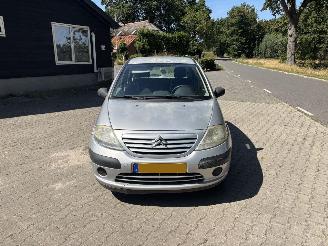 Citroën C3 1.4 Edition 5-drs Stuurbekr Elec pakket Trekhaak B.J 2003 APK Mei 2027 picture 8