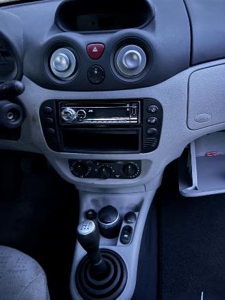 Citroën C3 1.4 Edition 5-drs Stuurbekr Elec pakket Trekhaak B.J 2003 APK Mei 2027 picture 13