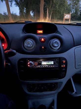Citroën C3 1.4 Edition 5-drs Stuurbekr Elec pakket Trekhaak B.J 2003 APK Mei 2027 picture 12