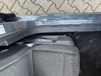 Volkswagen Golf 8 TSI 110 PK NAVI CLIMA CAMERA LED PDC PRIVACY GLASS B.J 04-2023 picture 20