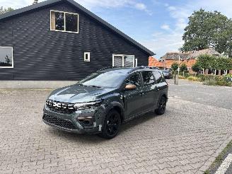 Damaged car Dacia Jogger 1.6 HYBRIDE AUTOMAAT EXTREEM 5 P NAVI CLIMA CAMERA TREKHAAK B.J 2025 2025/2