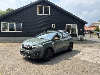 krockskadad bil auto Dacia Sandero STEPWAY 110 PK EXTREEM NAVI CLIMA CAMERA LED B.J 2024 FACELIFT 2024/2