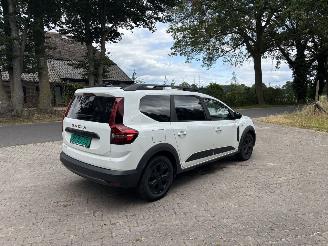 Vaurioauto  passenger cars Dacia 1300 JOGGER EXTREEM 110 PK NAVI CLIMA CAMERA 5 P B.J 06-2024 2024/6