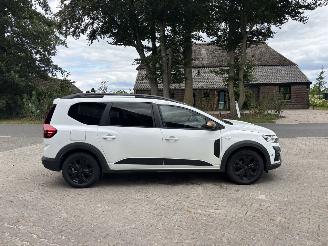 Dacia Jogger EXTREEM 110 PK NAVI CLIMA CAMERA 5 P B.J 06-2024 picture 4