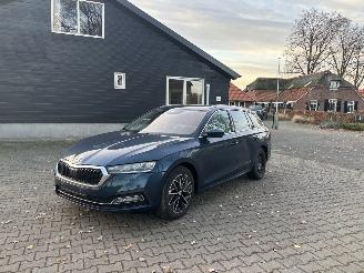 škoda osobní automobily Skoda Octavia eTSI AUTOMAAT HYBRIDE NAVI CLIMA VIRT DASH CAMERA TREKHAAK LED B.J 12-2024 2024/12
