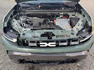 Dacia Duster AUTOMAAT 1.6 HYBRIDE NAVI CLIMA CAMERA PDC LED B.J 12-2024 picture 18