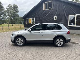 Volkswagen Tiguan AUTOMAAT 150 PK NAVI CLIMA CAMERA VIR DASHBOARD LED TREKHAAK B.J 2024 picture 5