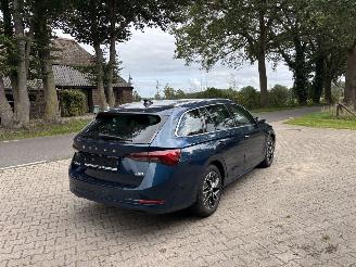 Skoda Octavia AUTOMAAT HYBRIDE NAVI CLIMA VIRT DASH CAMERA TREKHAAK LED B.J 12-2024 picture 2