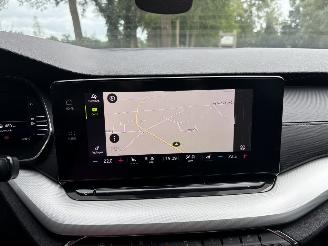 Skoda Octavia AUTOMAAT HYBRIDE NAVI CLIMA VIRT DASH CAMERA TREKHAAK LED B.J 12-2024 picture 11