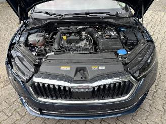 Skoda Octavia AUTOMAAT HYBRIDE NAVI CLIMA VIRT DASH CAMERA TREKHAAK LED B.J 12-2024 picture 17