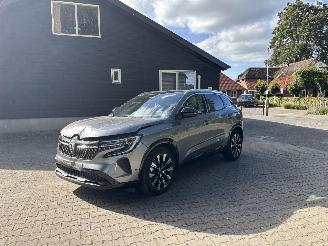 skadebil auto Renault Austral 1.2 E TECH FULL HYBRIDE 200 PANO AUTOMAAT B.J 11/2024 2024/11