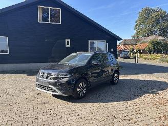 Schadeauto Volkswagen T-Cross CROSS AUTOMAAT 116 PK NAVI CLIMA CAMERA B.J 12-2024 2024/12