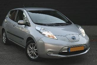Vaurioauto  passenger cars Nissan Leaf  2012/1