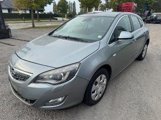 Auto incidentate Opel Astra  2012/7