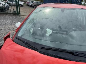 Peugeot 208  picture 9