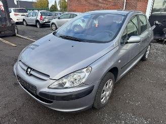 uszkodzony samochody osobowe Peugeot 307  2004/9